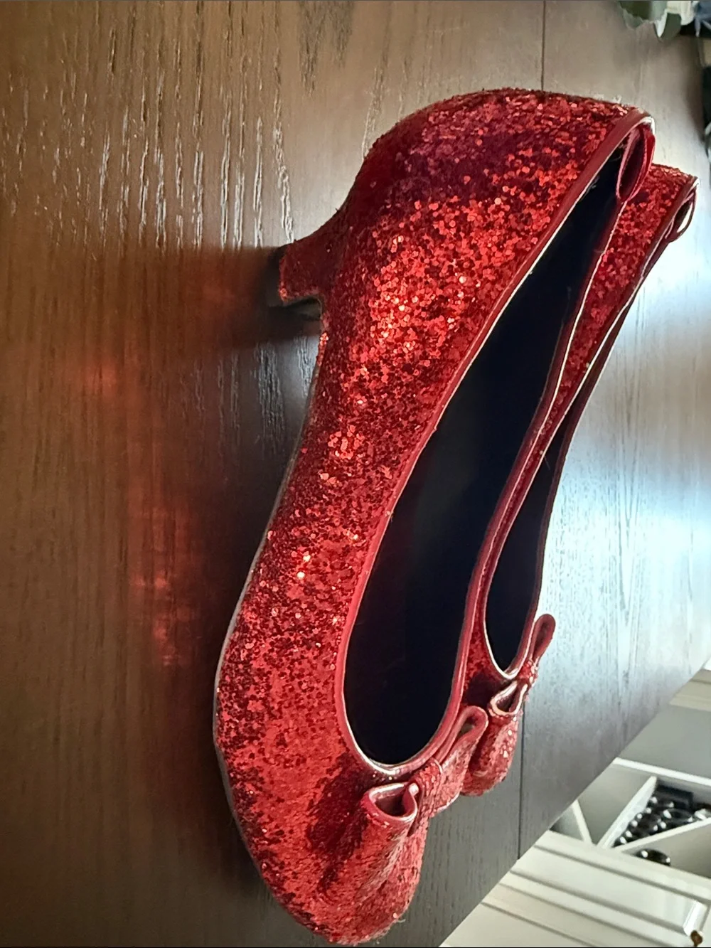 Red Glitter Bow kitten heels girls size 4 - perfect for Wicked & Wizard of Oz